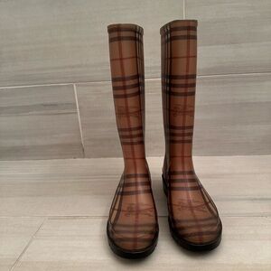 Burberry Rain boots size 38